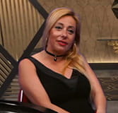 María del Mar, una de las crupieres de JokerBet en vivo.