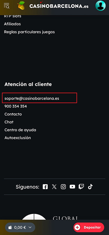 Dirección de email de soporte en la sección de ayuda de un casino.