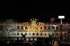 Frente del casino en barco de la ciudad de Buenos Aires.