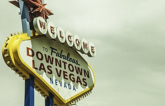 Cartel dando la bienvenida a Las Vegas.