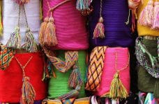 Mochilas de colores.