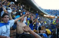 Aficionados de Boca Juniors en la disputa de un partido.