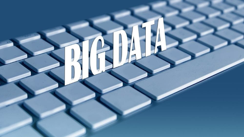 Teclado de ordenador con las palabras BIG DATA, macrodatos en inglés.