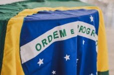 Bandera de Brasil con el lema Ordem e Progresso.