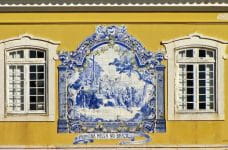 Alicatado en la fachada de una casa en Portugal.