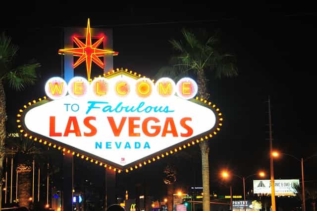 Cartel Luminoso de bienvenida a Las Vegas.
