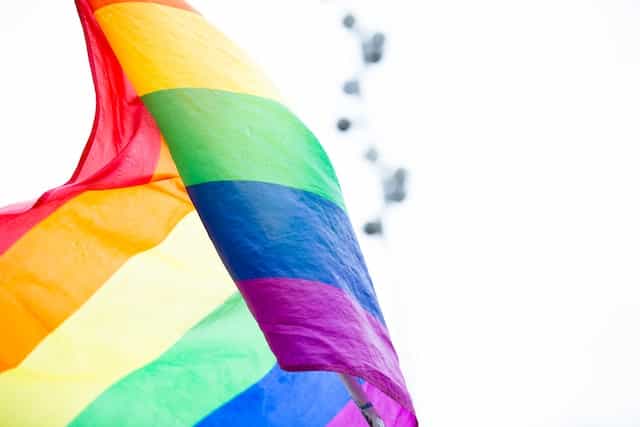 Bandera del Orgullo LGBTIQ+.