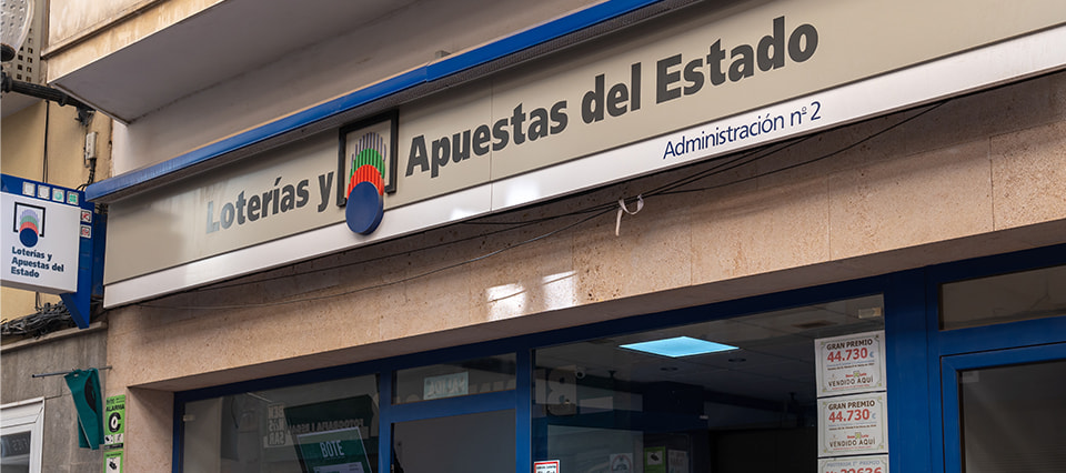 Rótulo de una administración de Loterías y Apuestas del Estado.