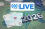Cartas de póker sobre una mesa verde con el texto “888 poker LIVE 2026”.