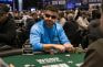 Dorian Ríos en la mesa de la WSOP 2026 junto al trofeo de segundo puesto del Omaha Hi-Lo