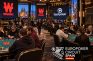 Sala de torneos con mesas de póker y logos de Winamax y Texapoker en el EuroPoker Circuit de Barcelona