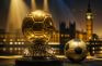 Trofeo dorado con forma de balón y un balón de fútbol ante el Big Ben de Londres de noche
